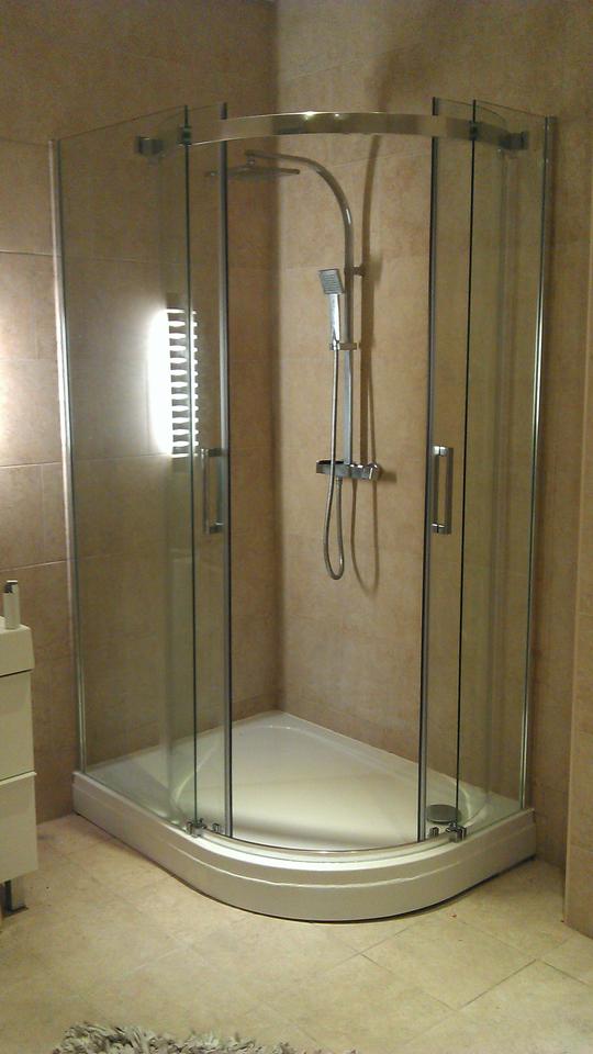 Mixer shower and shower cubicle, enclosure